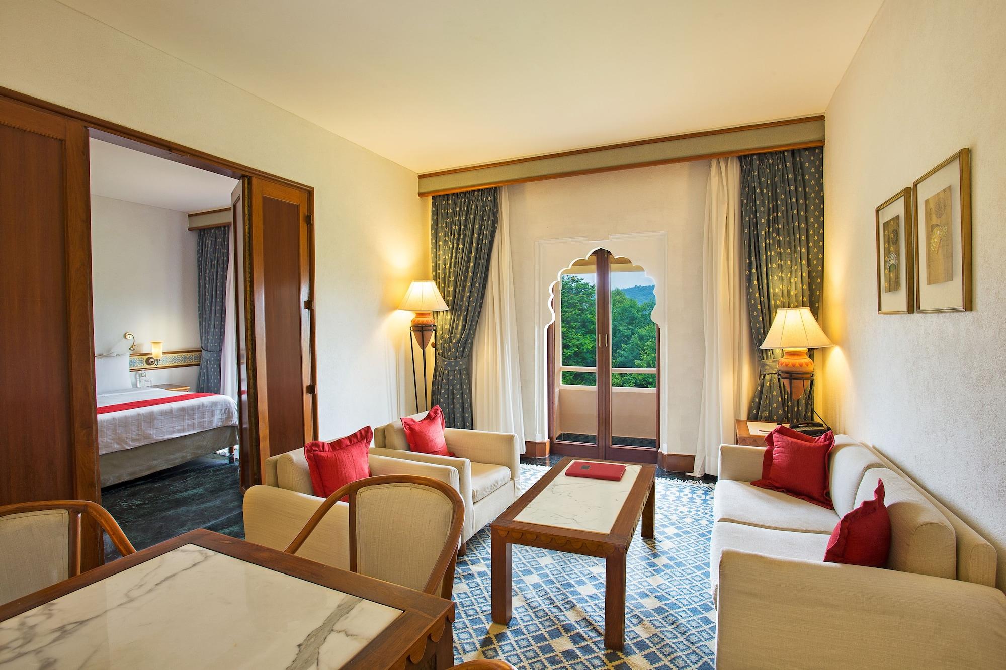 Trident Jaipur Hotel Exterior photo Suite at the Taj Bengal