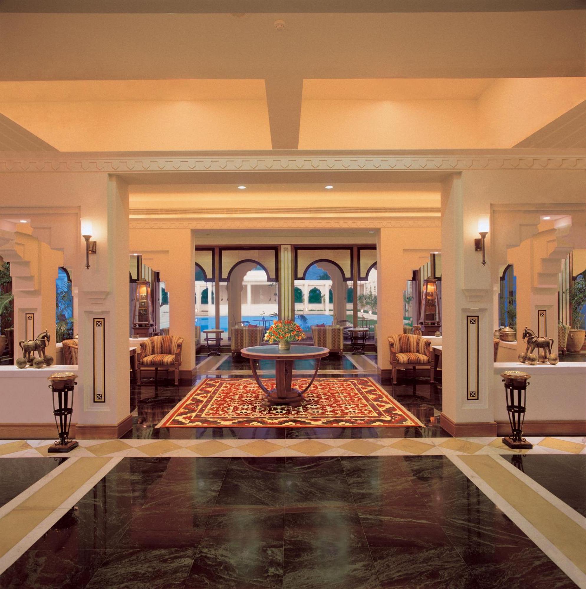 Trident Jaipur Hotel Exterior photo The lobby of the Taj Bengal