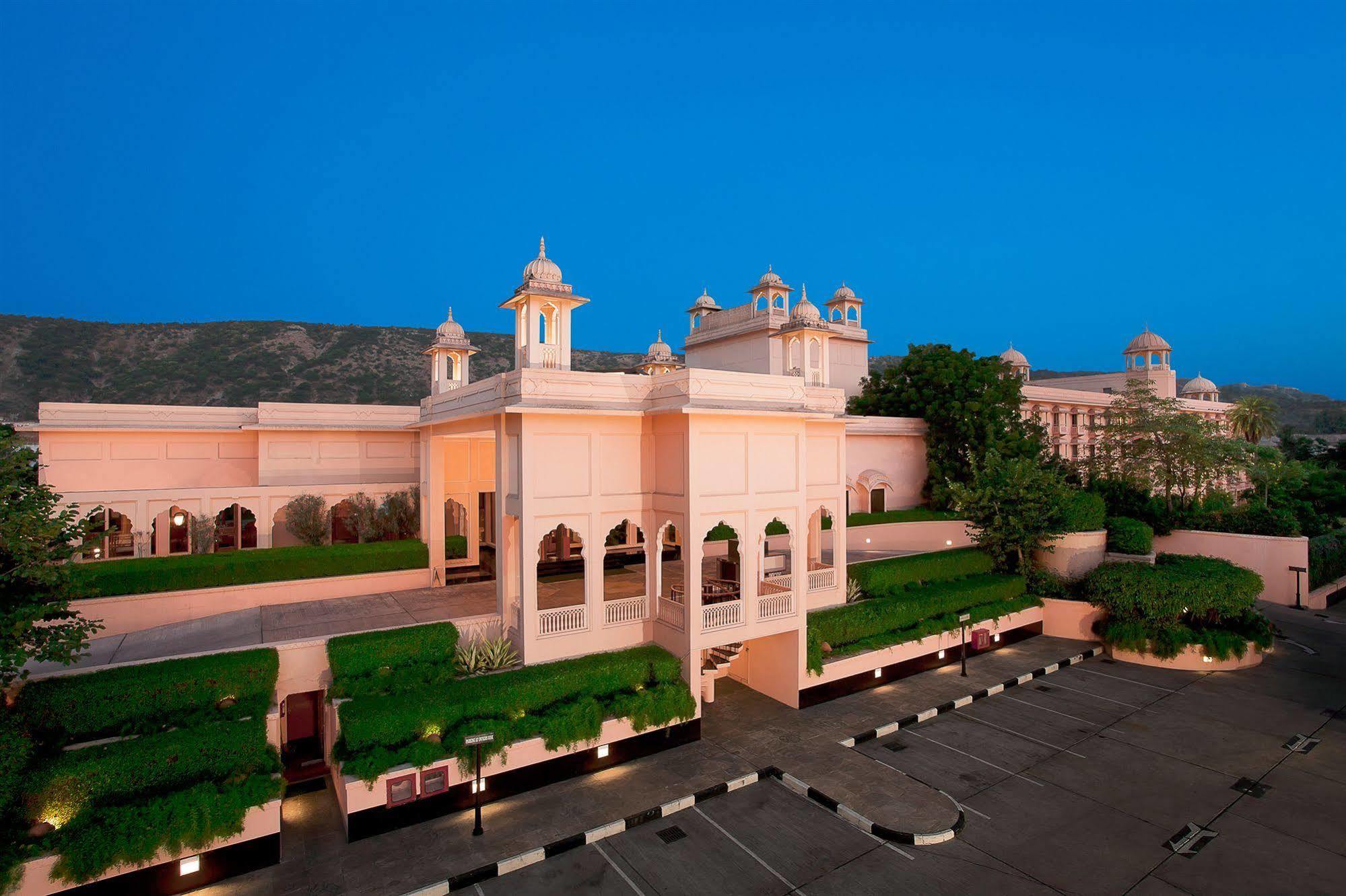 Trident Jaipur Hotel Exterior photo